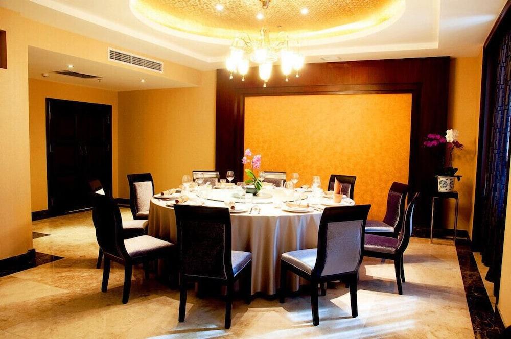 סניה Hawaii Hotel מראה חיצוני תמונה